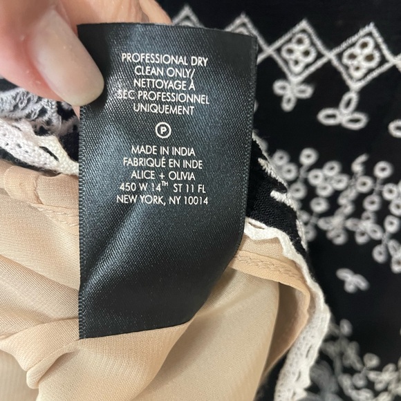 Alice & Olivia Roe Embroidered Fit Flare Mini Dress Tie Front Detail SZ 6 EUC - Picture 9 of 11